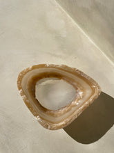 Load image into Gallery viewer, Onyx Deep Dish - Raw cut #3 - Little Quartz Co Crystals
